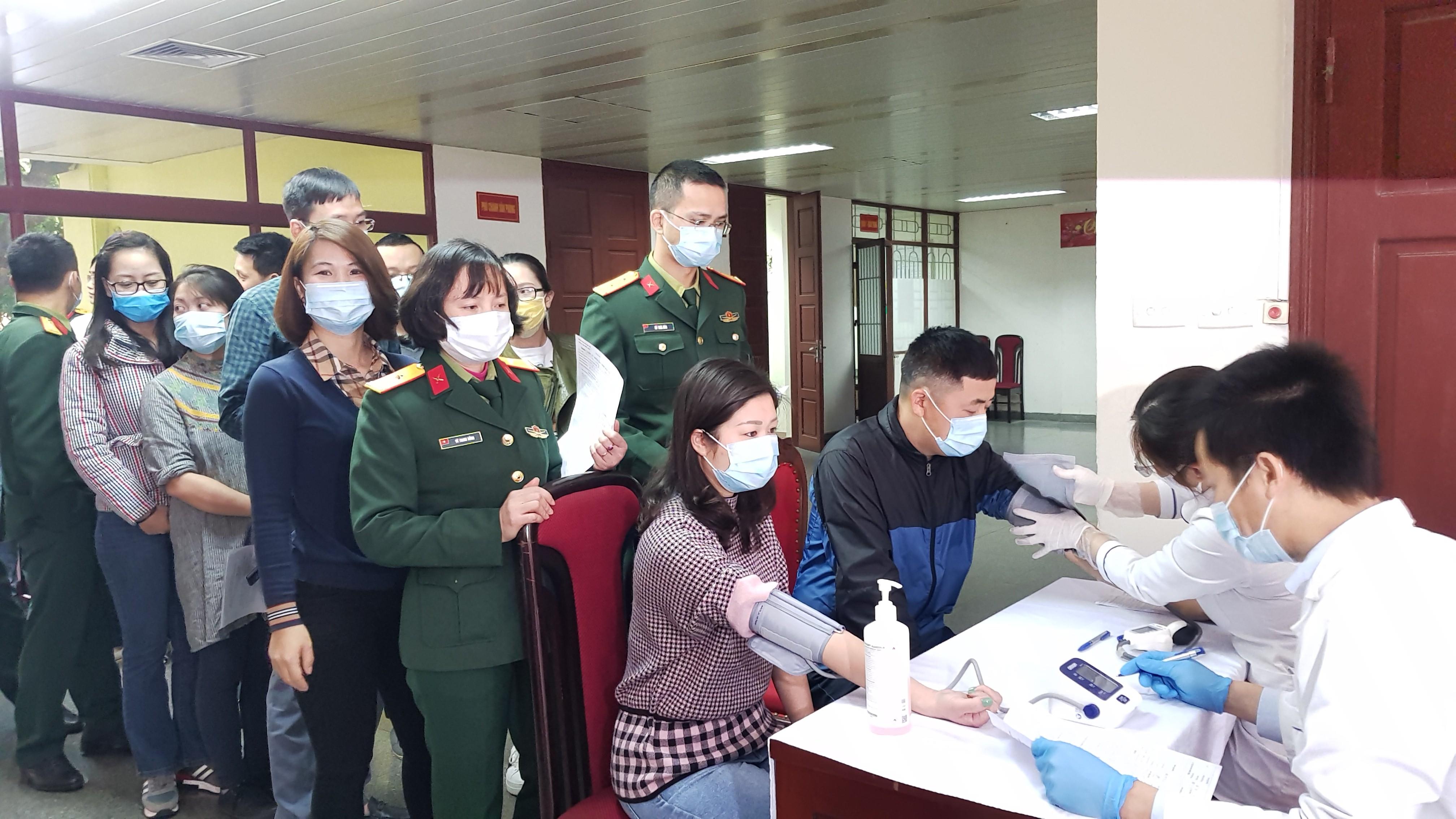 Làm thế nào để thực hiện quyền bình đẳng của phụ nữ?

